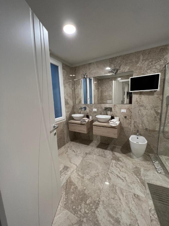 Luxury 1 Al Duomo Di Parma Apartment Exterior photo