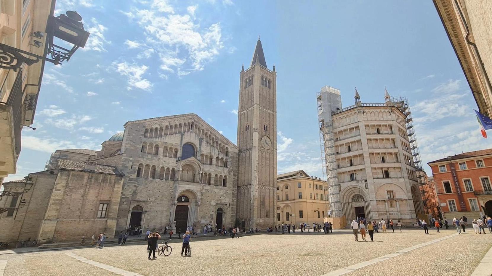 Luxury 1 Al Duomo Di Parma Apartment Exterior photo