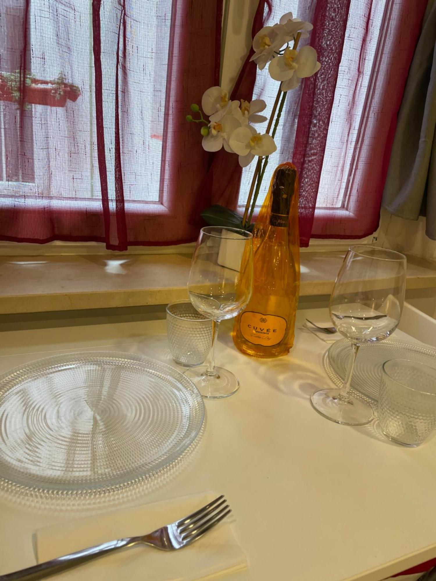 Luxury 1 Al Duomo Di Parma Apartment Exterior photo